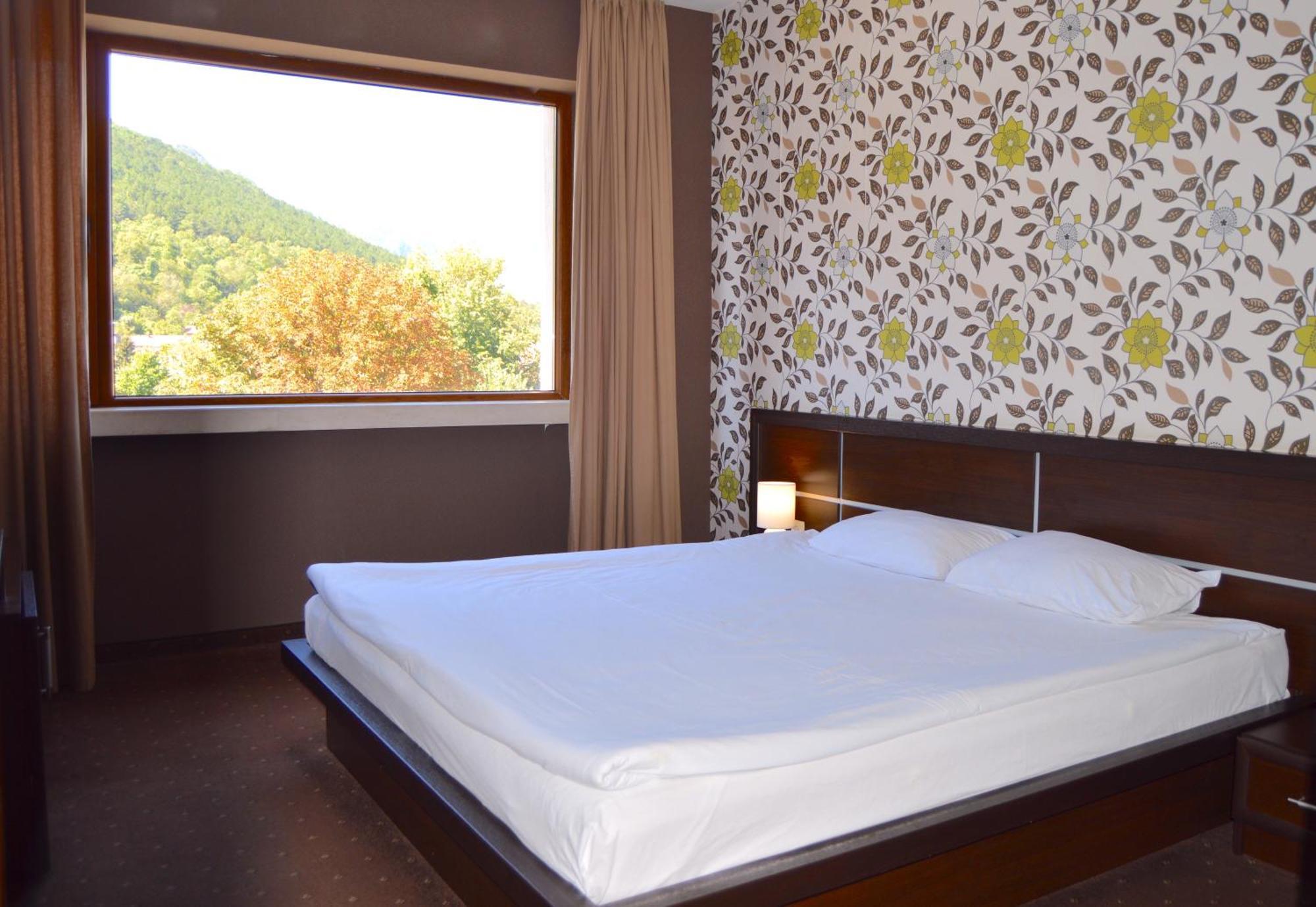 Hemus Hotel - Vratza Vratsa Exteriör bild