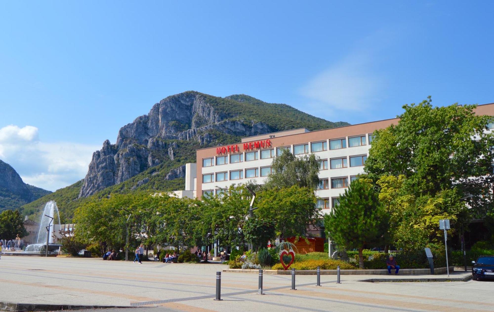 Hemus Hotel - Vratza Vratsa Exteriör bild